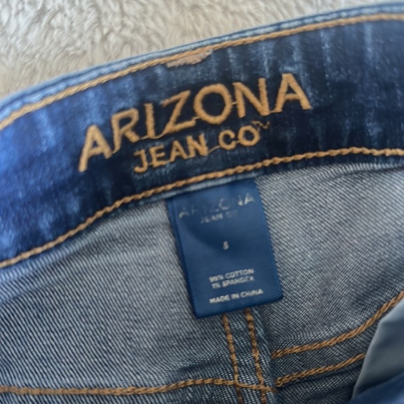 Arizona Blue Denim Cuffed Shorts Size 3 (Juniors) - Picture 3 of 6